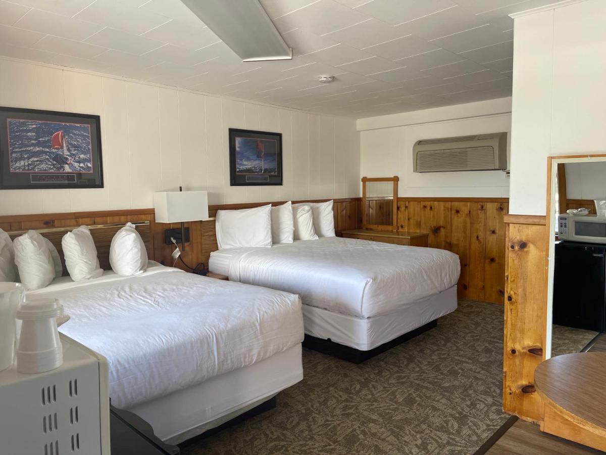 Saddle & Surrey Motel Estes Park Room photo