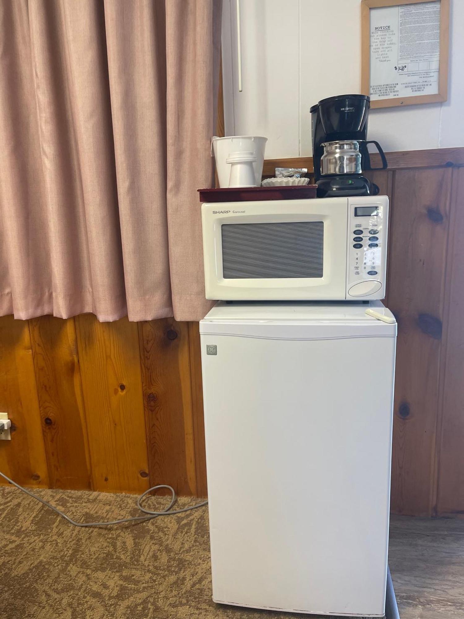 Saddle & Surrey Motel Estes Park Room photo